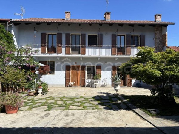 casa indipendente in vendita a Rondissone