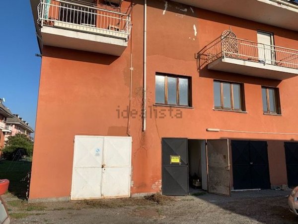 locale di sgombero in vendita a Rondissone