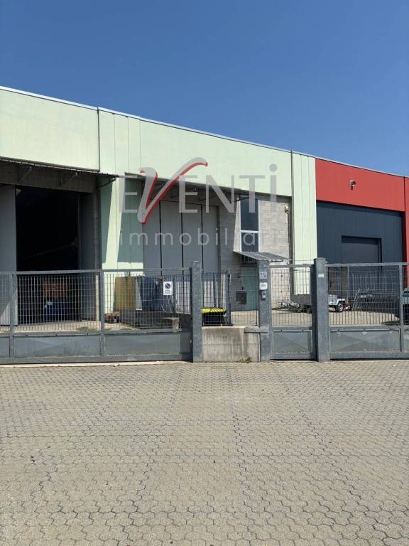 locale commerciale in vendita a Rondissone