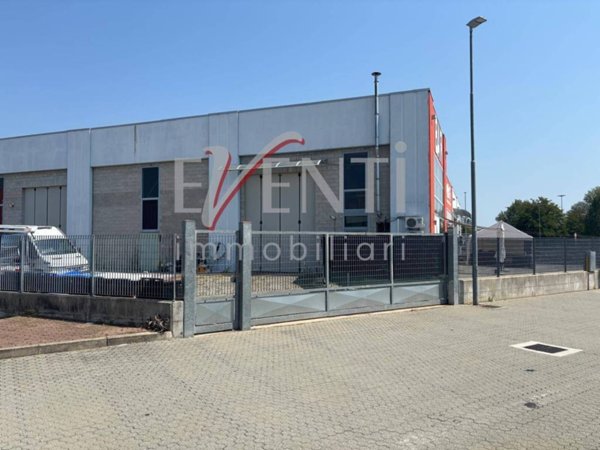 locale commerciale in vendita a Rondissone