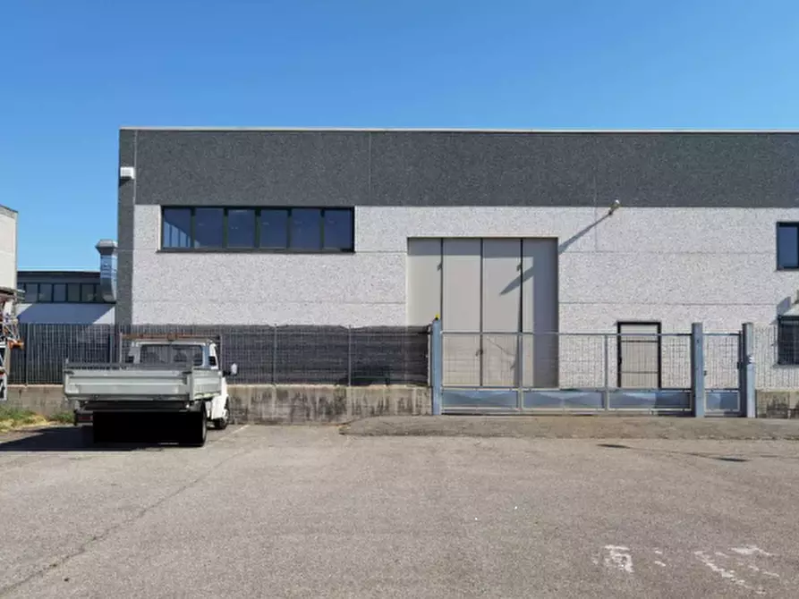 locale di sgombero in vendita a Rondissone