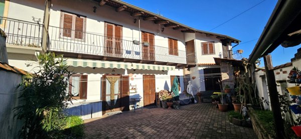 casa indipendente in vendita a Rondissone