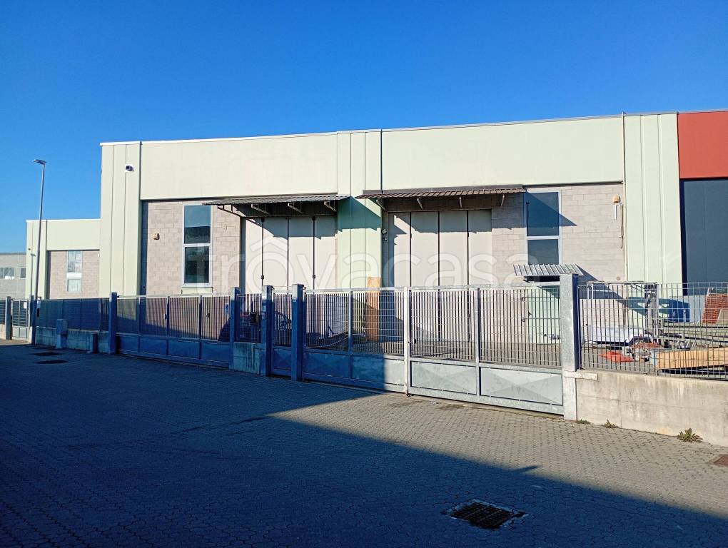 locale commerciale in vendita a Rondissone