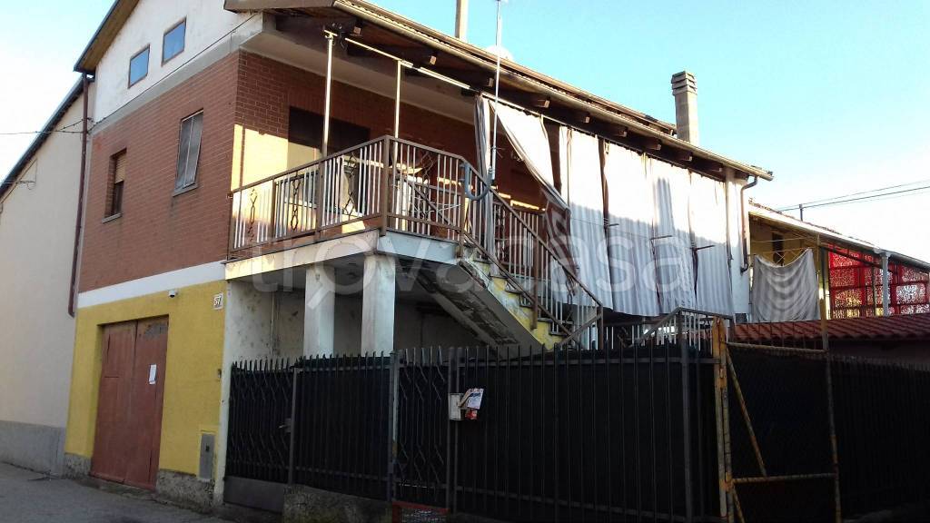 casa semindipendente in vendita a Rondissone