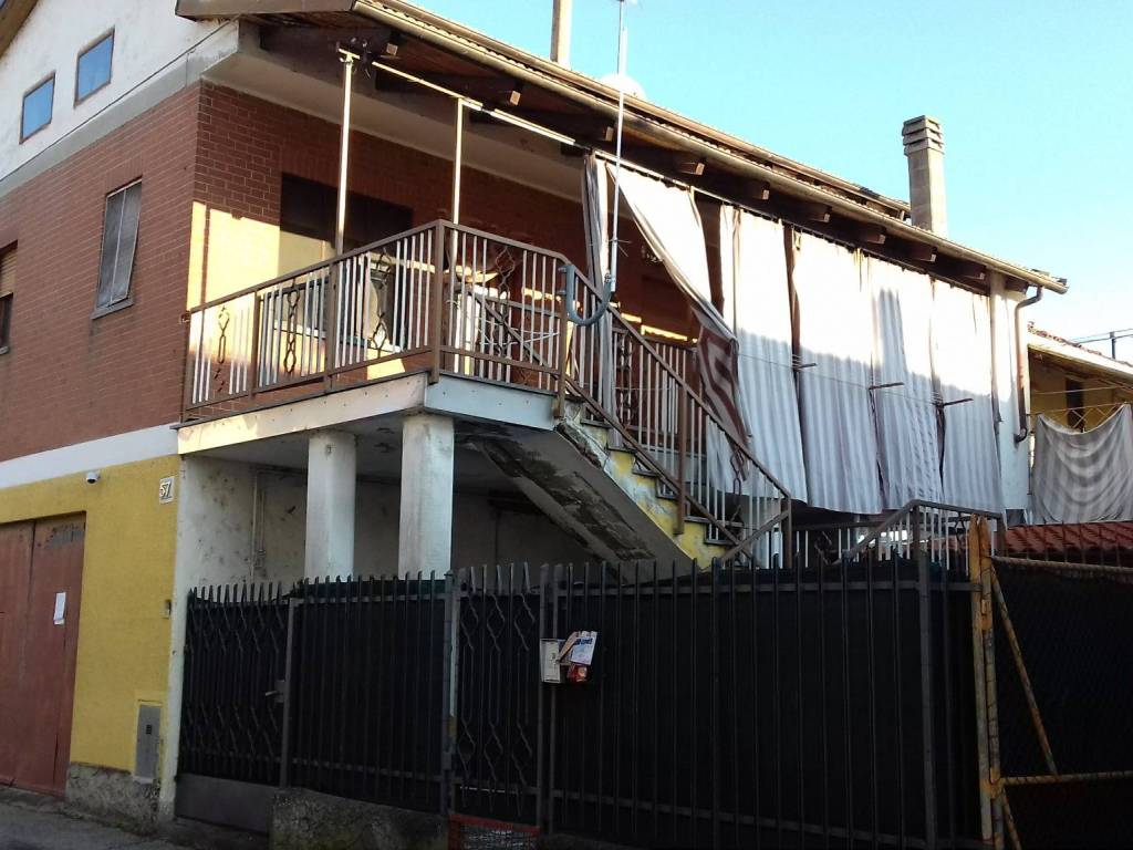 casa indipendente in vendita a Rondissone