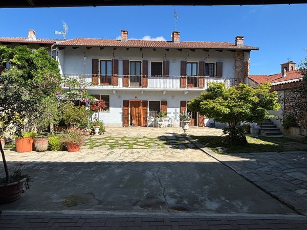 casa semindipendente in vendita a Rondissone