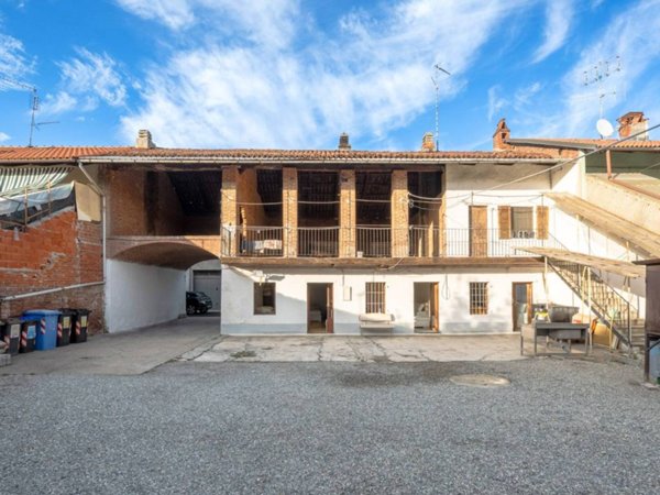 casa indipendente in vendita a Rondissone