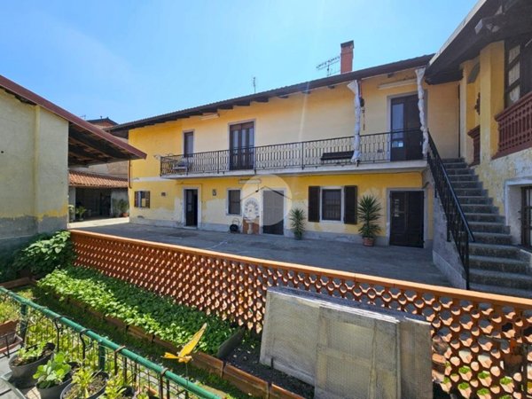 casa indipendente in vendita a Rondissone