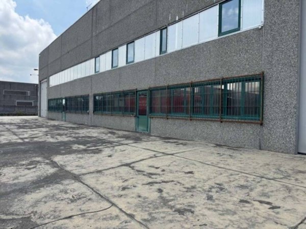 locale commerciale in vendita a Rondissone