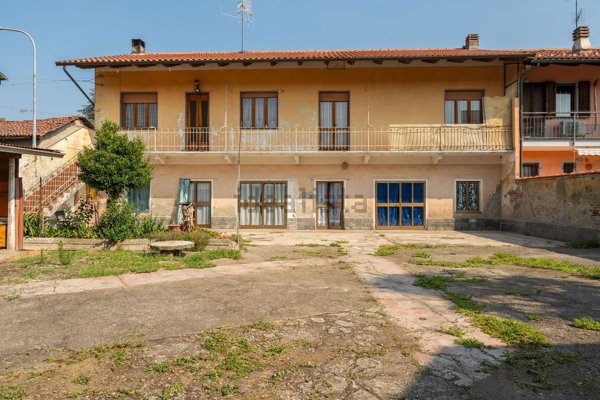 casale in vendita a Rondissone