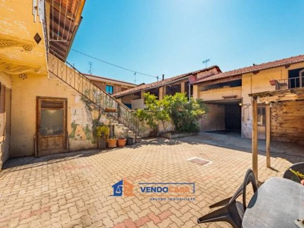 casa indipendente in vendita a Rondissone