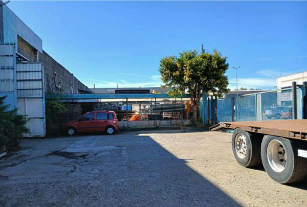 locale commerciale in vendita a Rondissone