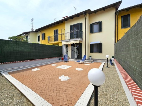 casa indipendente in vendita a Rondissone