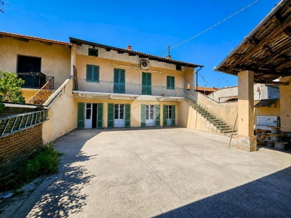 casa indipendente in vendita a Rondissone