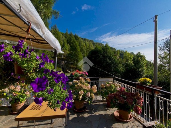 casa indipendente in vendita a Rorà