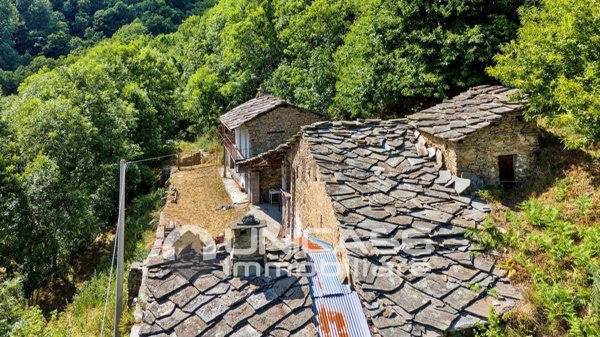 casale in vendita a Rorà