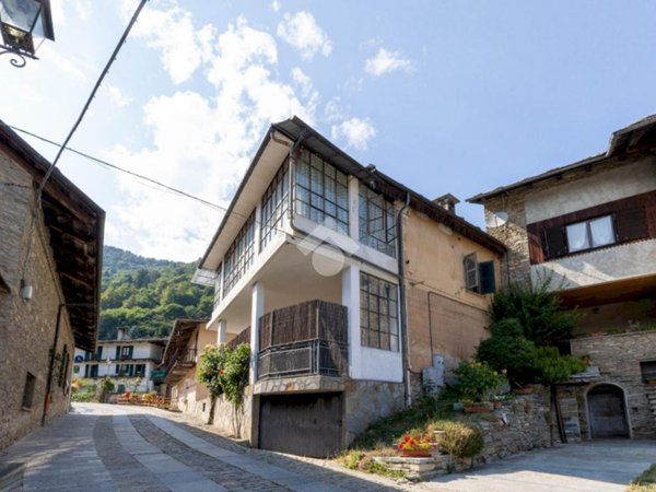 casa indipendente in vendita a Rorà