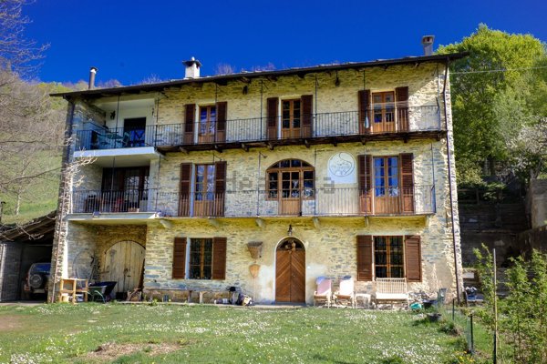 casa indipendente in vendita a Rorà