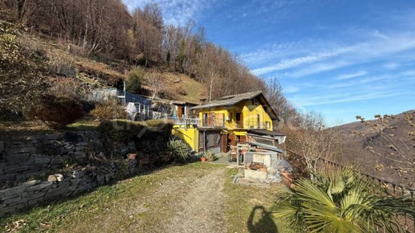 casa indipendente in vendita a Rorà in zona Ruà