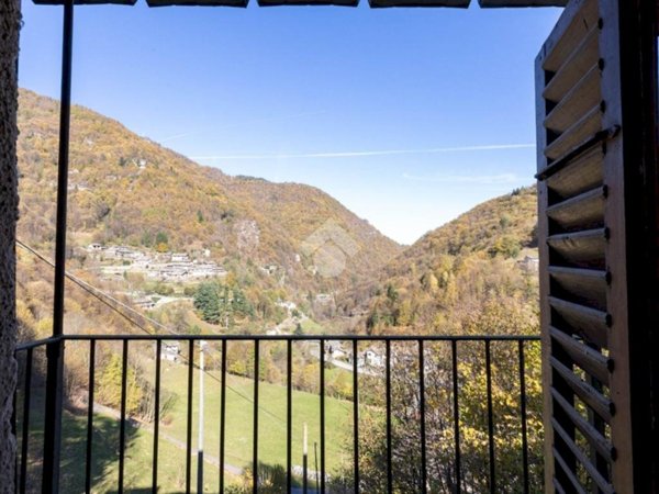 appartamento in vendita a Rorà in zona Ruà