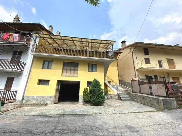 casa semindipendente in vendita a Roure