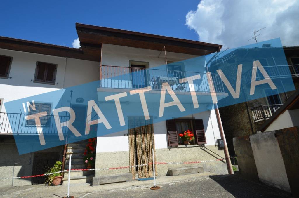 casa indipendente in vendita a Roure in zona Villaretto