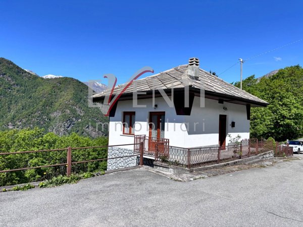 casa indipendente in vendita a Roure
