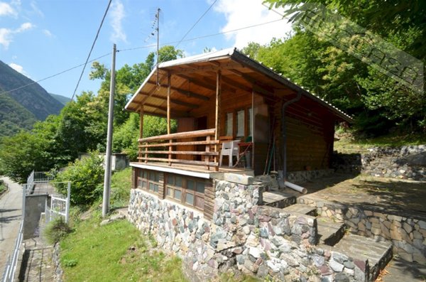baita in vendita a Roure in zona Castel del Bosco