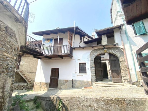 casa indipendente in vendita a Roure