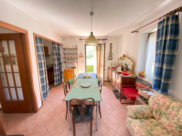 casa indipendente in vendita a Roure in zona Castel del Bosco