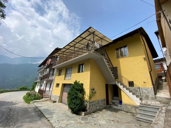 casa semindipendente in vendita a Roure