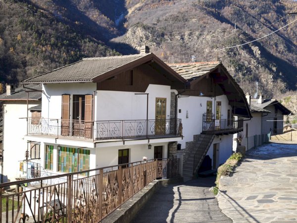 appartamento in vendita a Roure in zona Balma