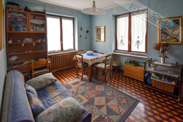 casa indipendente in vendita a Roure in zona Castel del Bosco