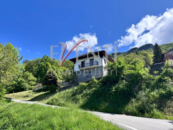 casa indipendente in vendita a Roure