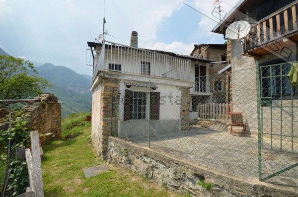 casa indipendente in vendita a Roure