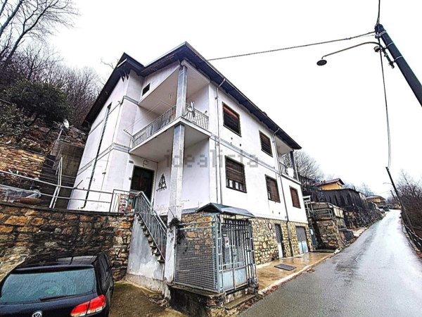 appartamento in vendita a Roure in zona Castel del Bosco