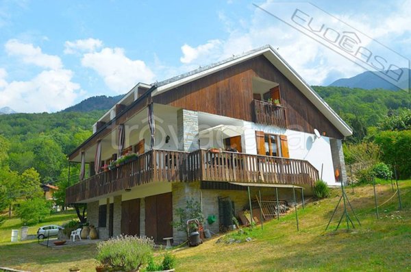 casa indipendente in vendita a Roure in zona Villaretto