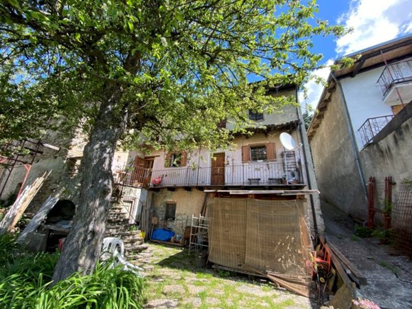 casa indipendente in vendita a Roure