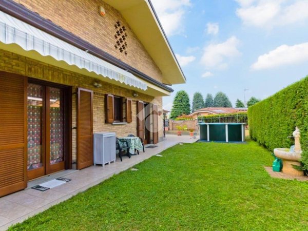 casa indipendente in vendita a Rosta