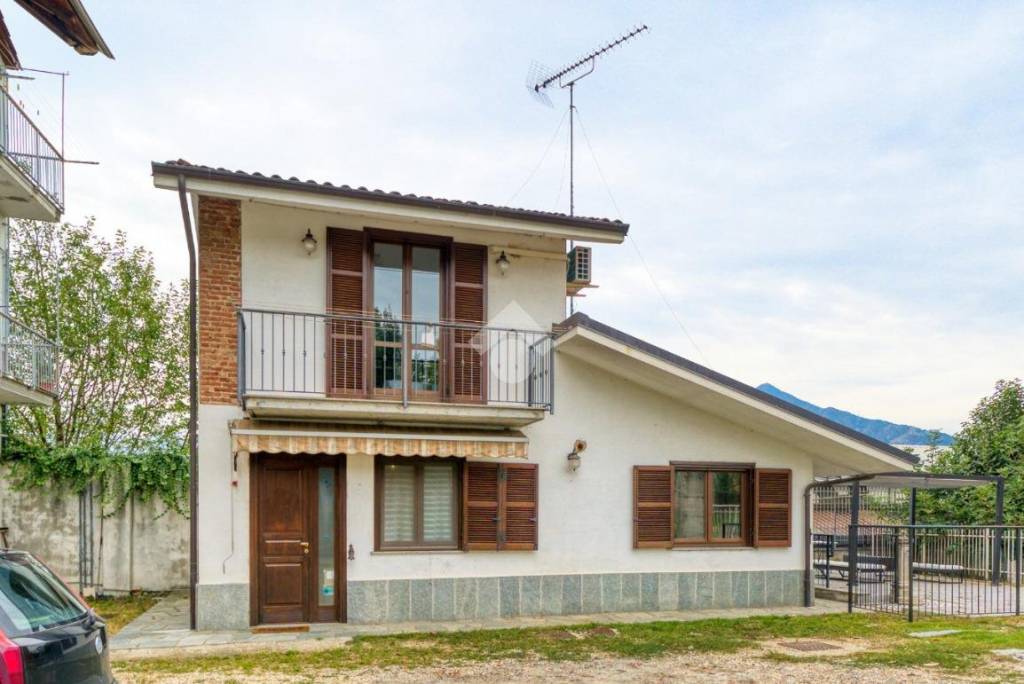 casa indipendente in vendita a Rosta