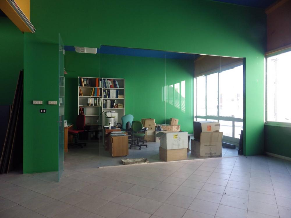locale commerciale in vendita a Rosta