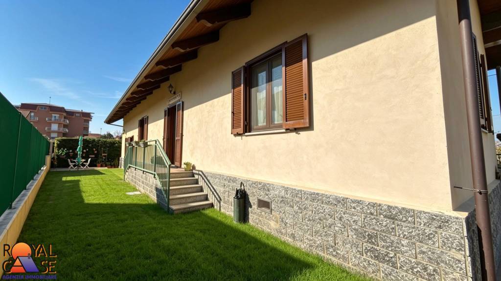 casa indipendente in vendita a Rosta