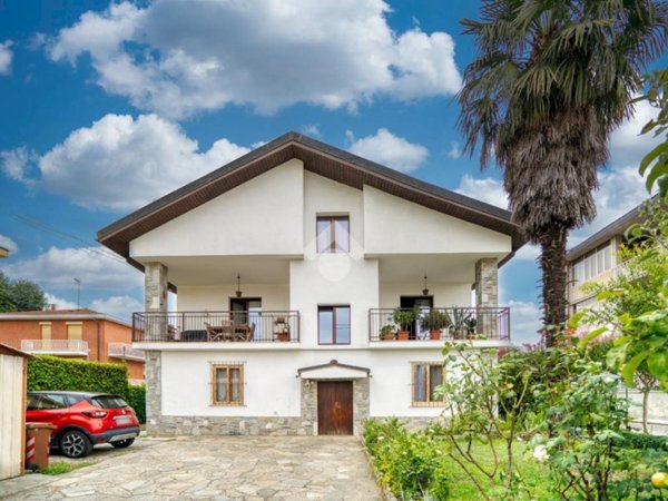 pentavano in vendita a Rosta