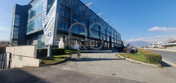 locale commerciale in vendita a Rosta