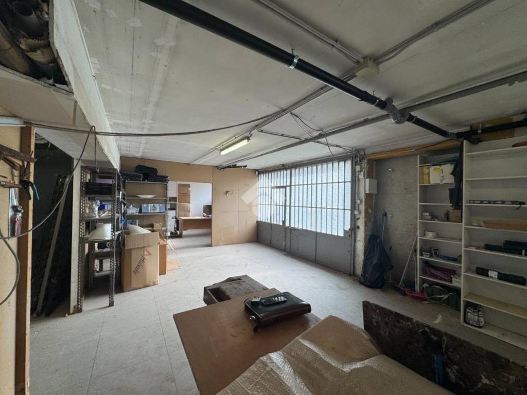 locale commerciale in vendita a Rosta