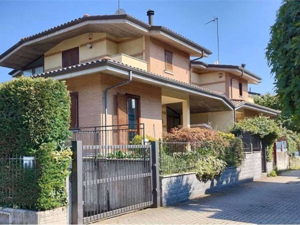 casa indipendente in vendita a Rosta