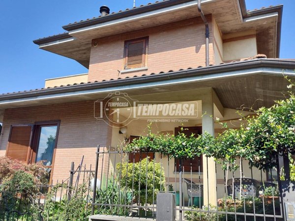 casa indipendente in vendita a Rosta