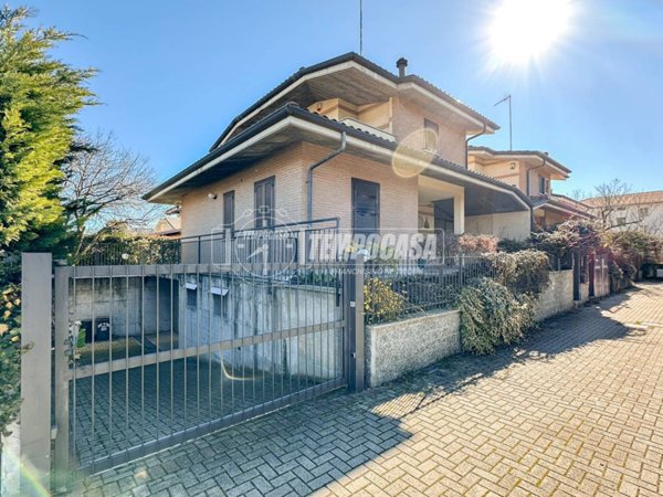 casa indipendente in vendita a Rosta