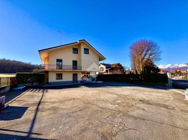 negozio in vendita a Rosta