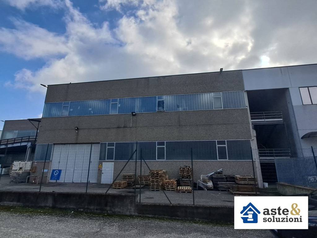 locale commerciale in vendita a Rosta